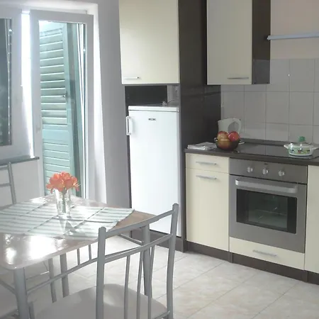 Apartments Smiljana Omis Exterior photo